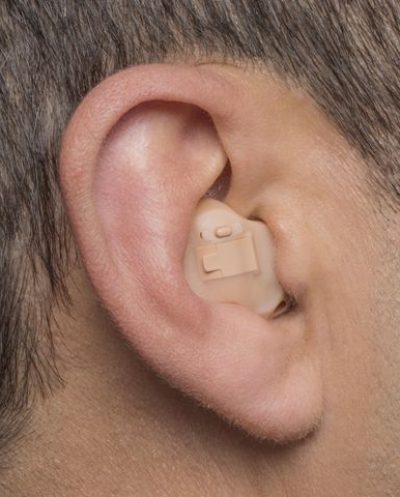 Phonak_Full_Shell_Male_Side_Crop-480w